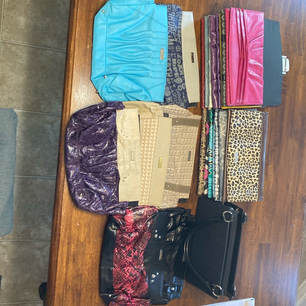 Miche interchangeable bags- huge lot of 21 shells and a new classic base bag.
